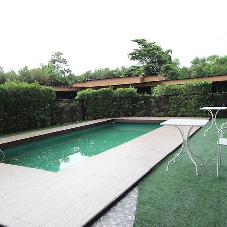 The Breton Hotel Media Bangkok Exterior foto