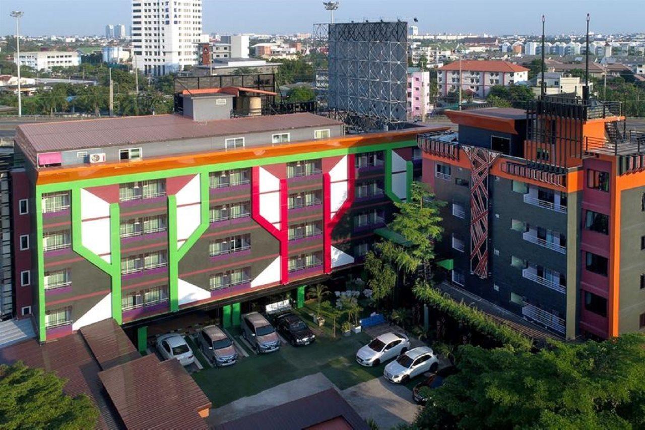 The Breton Hotel Media Bangkok Exterior foto