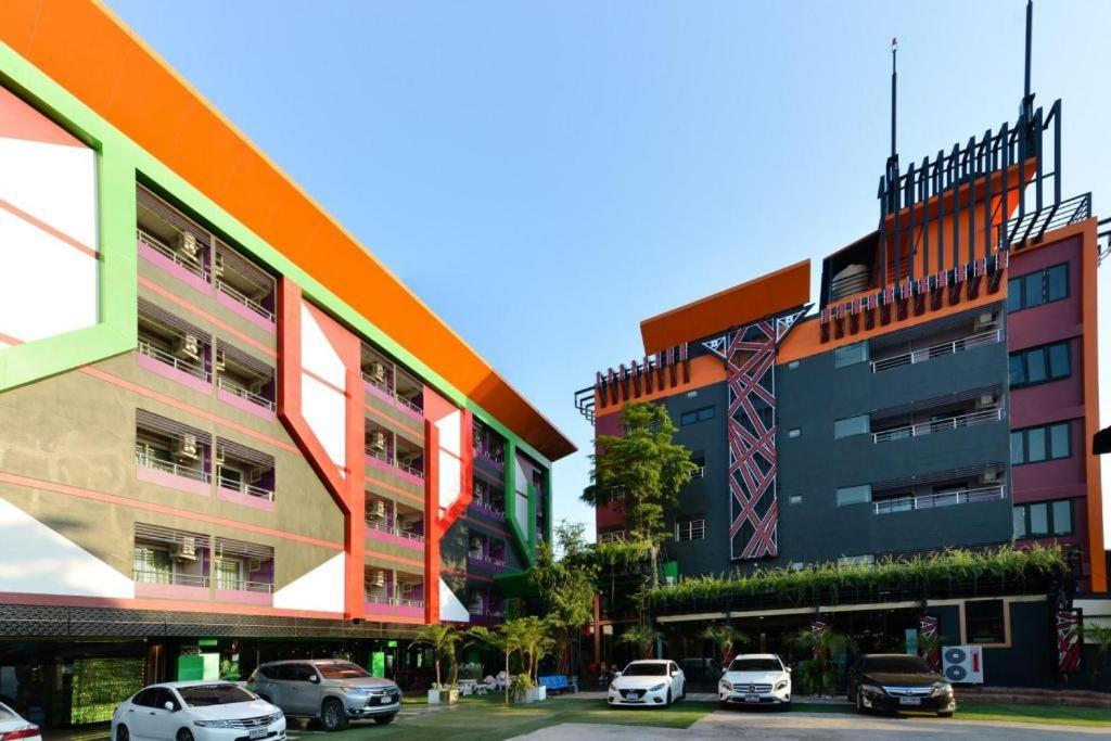 The Breton Hotel Media Bangkok Exterior foto