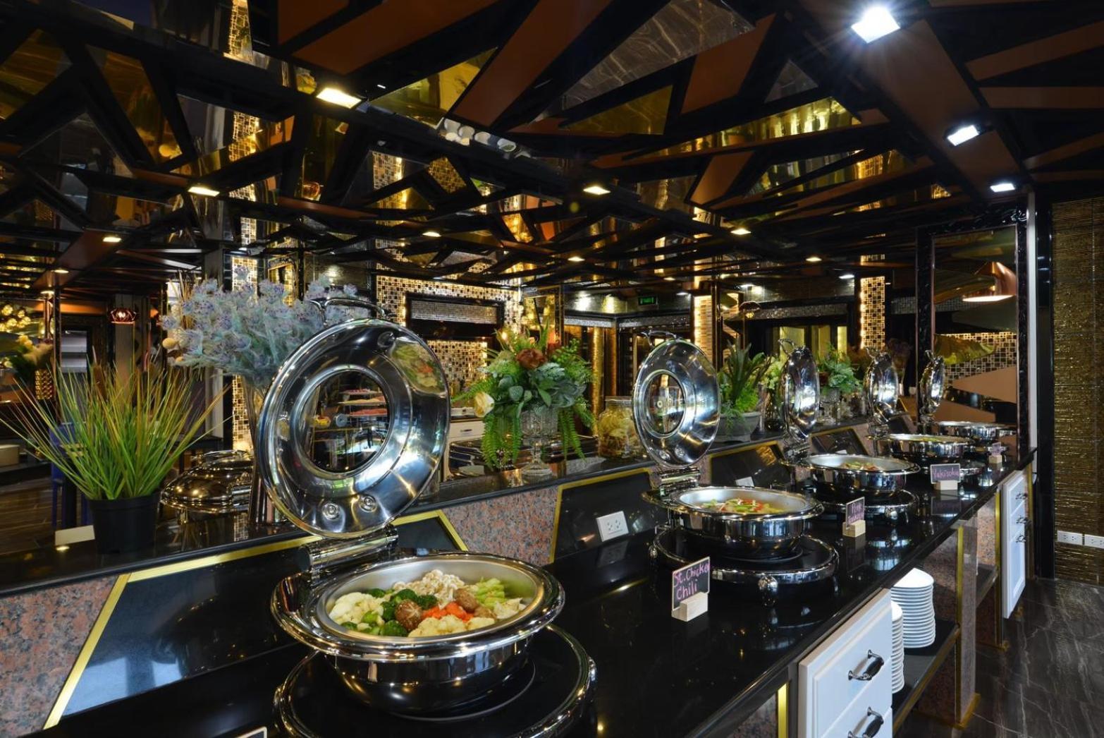 The Breton Hotel Media Bangkok Exterior foto