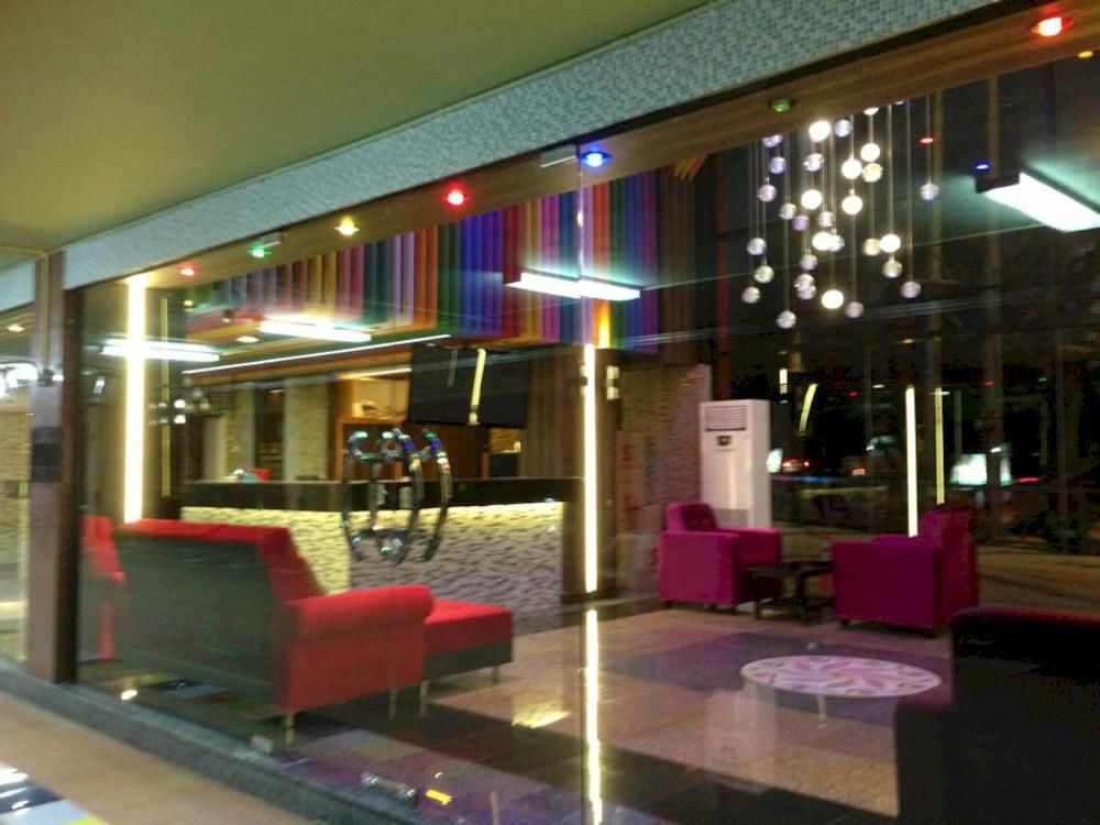 The Breton Hotel Media Bangkok Exterior foto