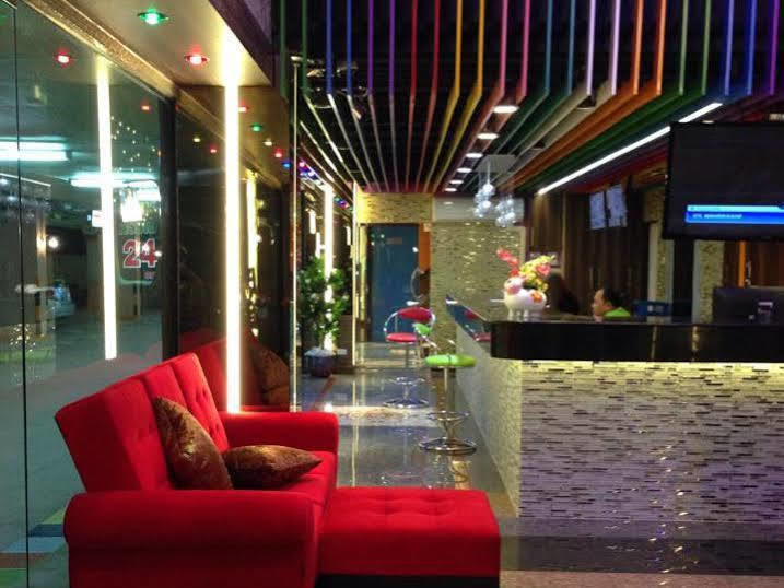 The Breton Hotel Media Bangkok Exterior foto