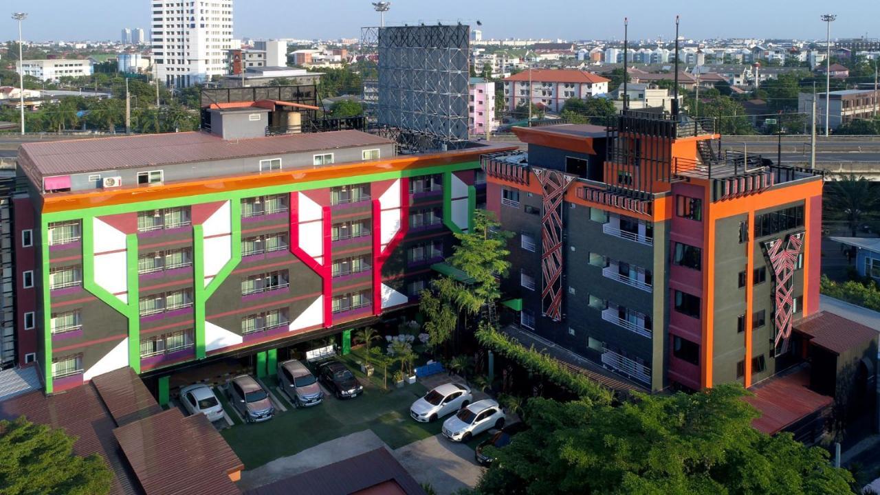 The Breton Hotel Media Bangkok Exterior foto